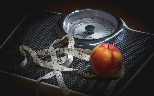 apple and scale